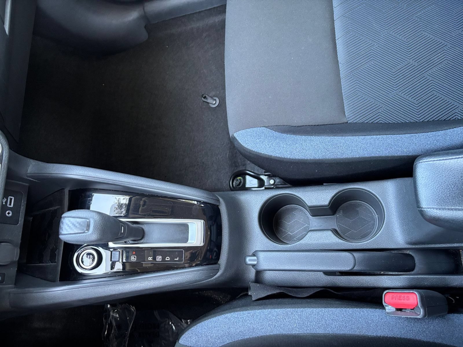 Used 2025 Nissan Versa SV FWD image 38