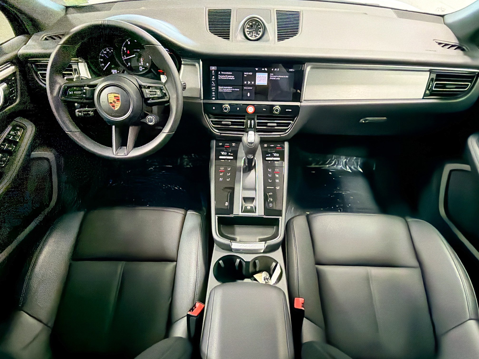 Certified 2026 Porsche Macan AWD/4WD image 16