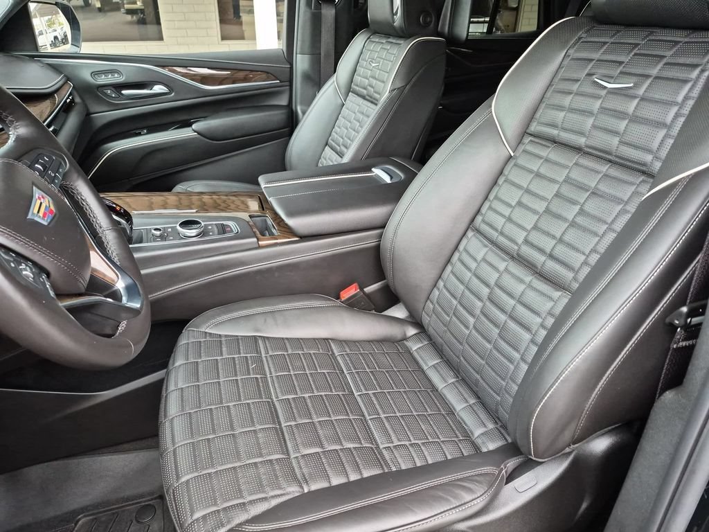 Used 2024 Cadillac Escalade Sport Platinum w/ LPO, ONYX Package AWD/4WD image 12