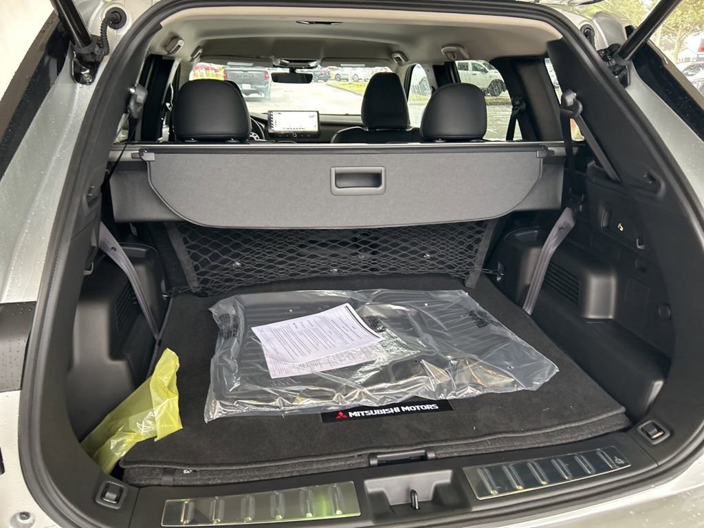 New 2026 Mitsubishi Outlander SE image 33