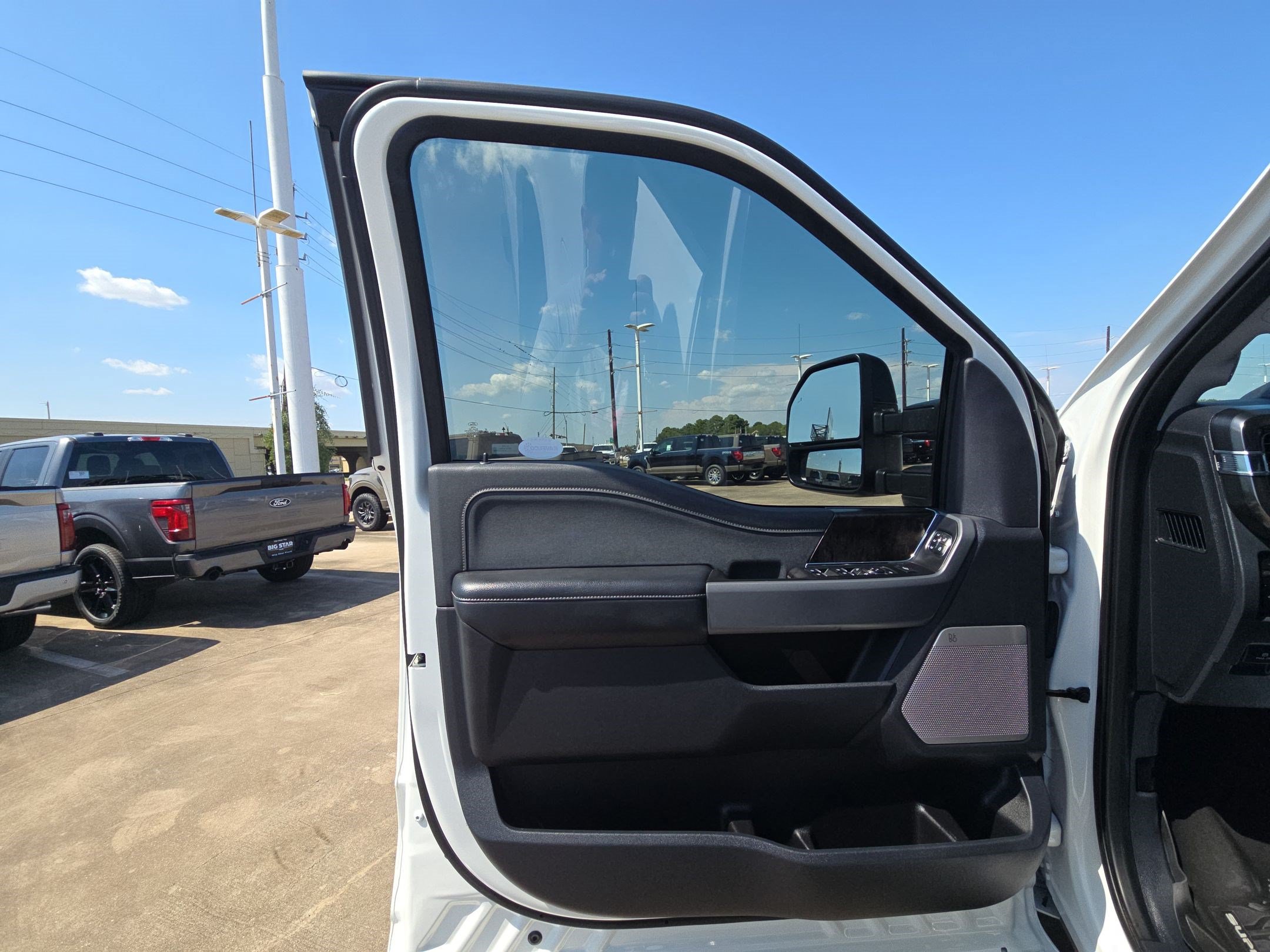 Used 2024 Ford F250 Lariat w/ Sport Appearance Package AWD/4WD image 14