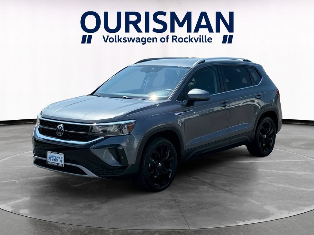 Used 2023 Volkswagen Taos SE FWD image 2