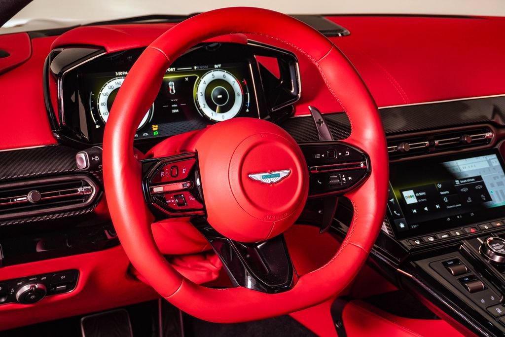Used 2025 Aston Martin V8 Vantage Roadster RWD image 24