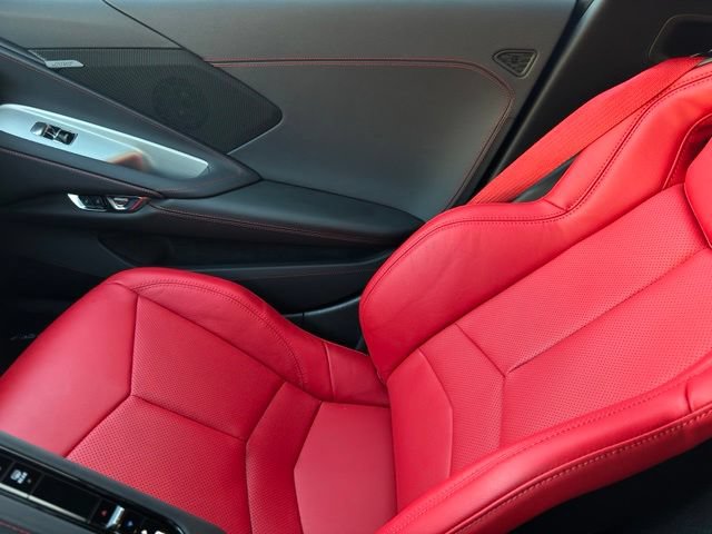 Used 2025 Chevrolet Corvette Stingray Convertible w/ Z51 Performance Package RWD image 21