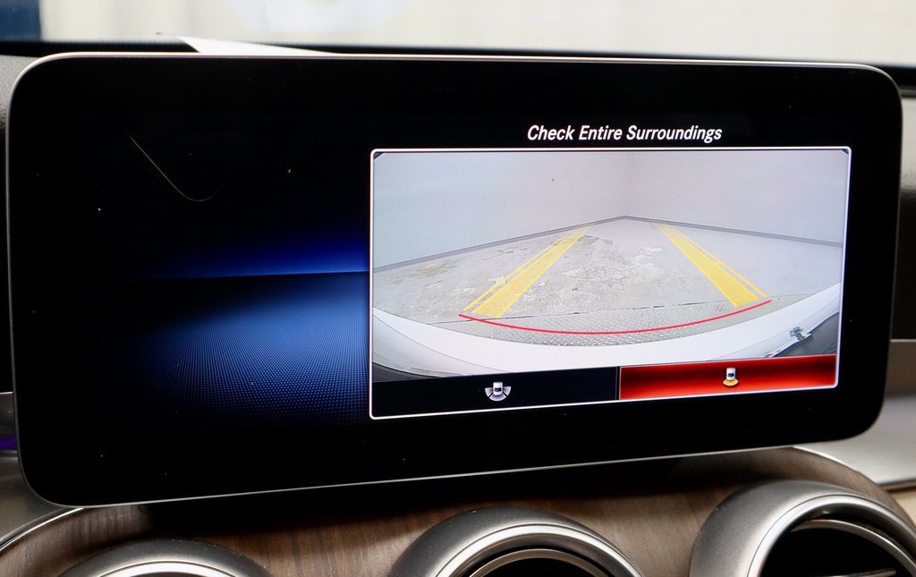 Used 2021 Mercedes-Benz C 300 4MATIC Sedan image 2