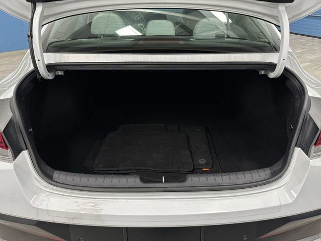 Used 2024 Hyundai Elantra Limited image 16