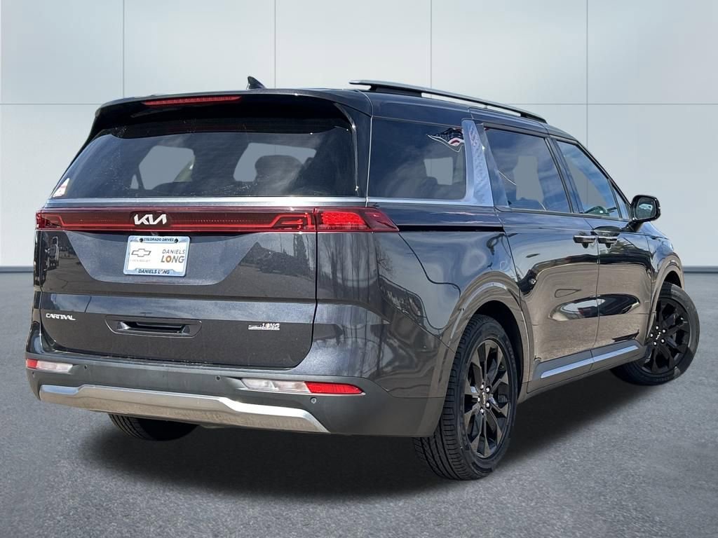 Used 2023 Kia Carnival SX Prestige image 2