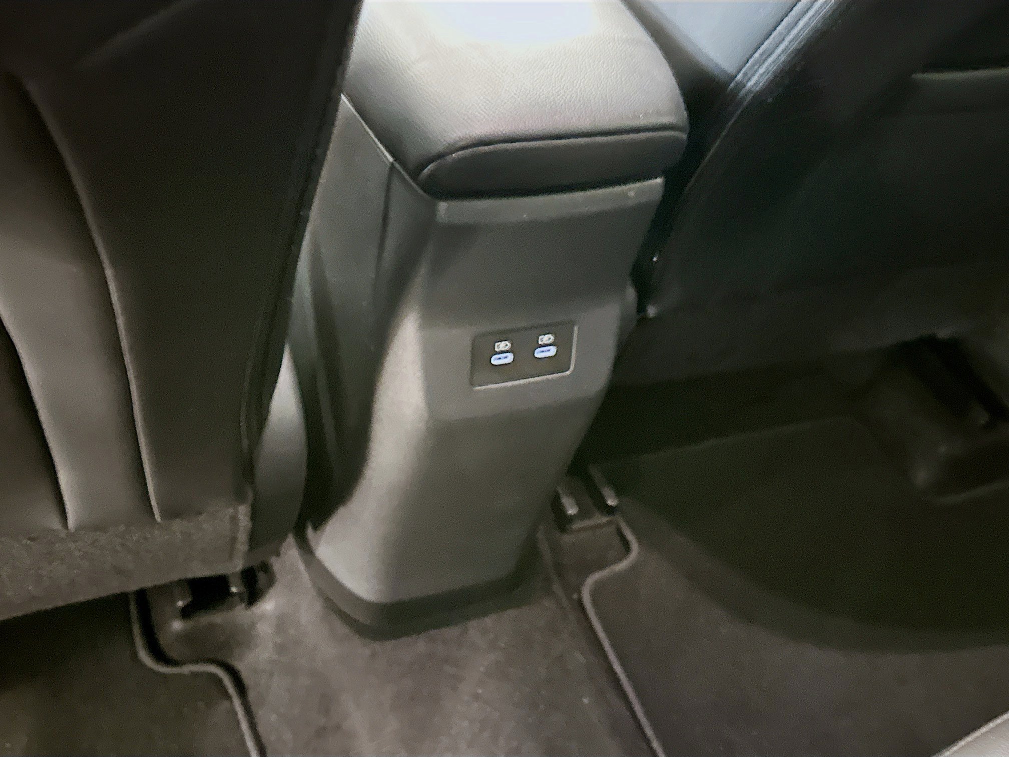 Used 2025 Nissan Kicks SR image 27