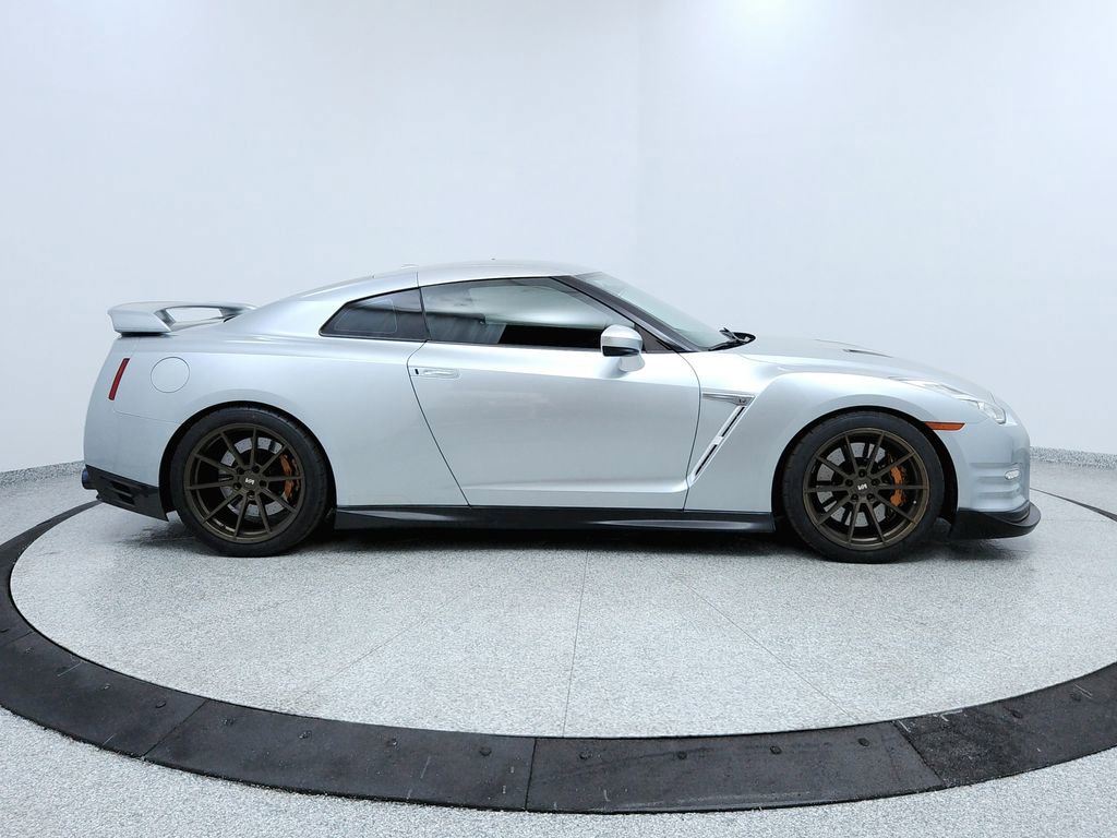 Used 2015 Nissan GT-R Premium image 6