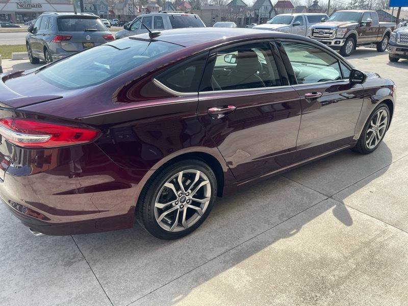 Used 2017 Ford Fusion SE w/ Equipment Group 201A image 9