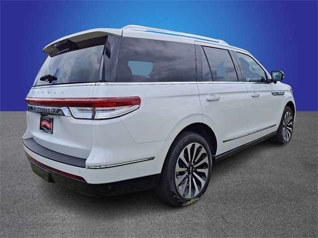 Used 2024 Lincoln Navigator Reserve image 5