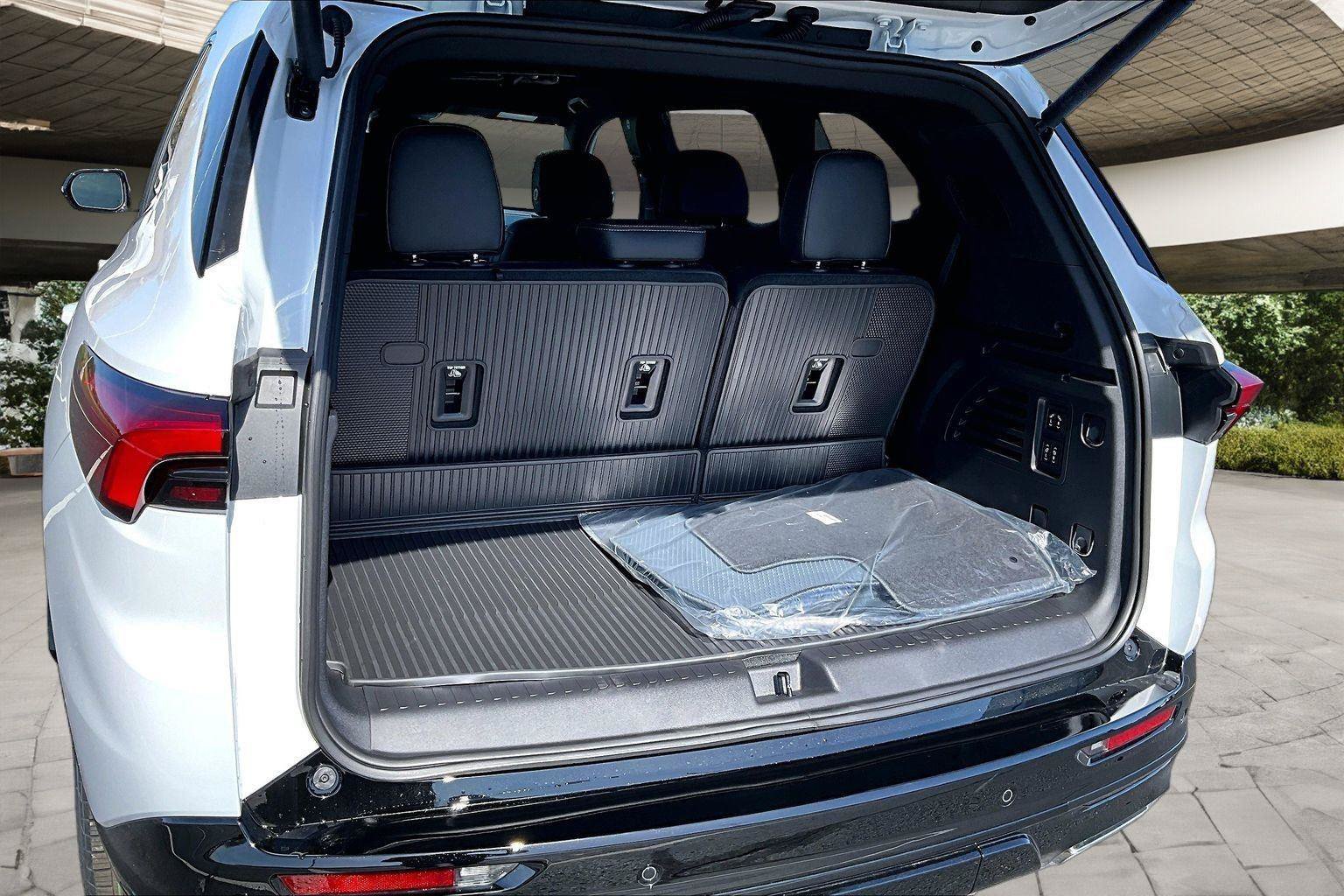 New 2026 Buick Enclave Sport Touring w/ Power Package AWD/4WD image 5