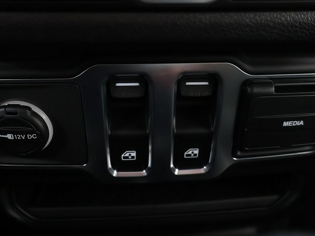 Used 2026 Jeep Wrangler Sport AWD/4WD image 39
