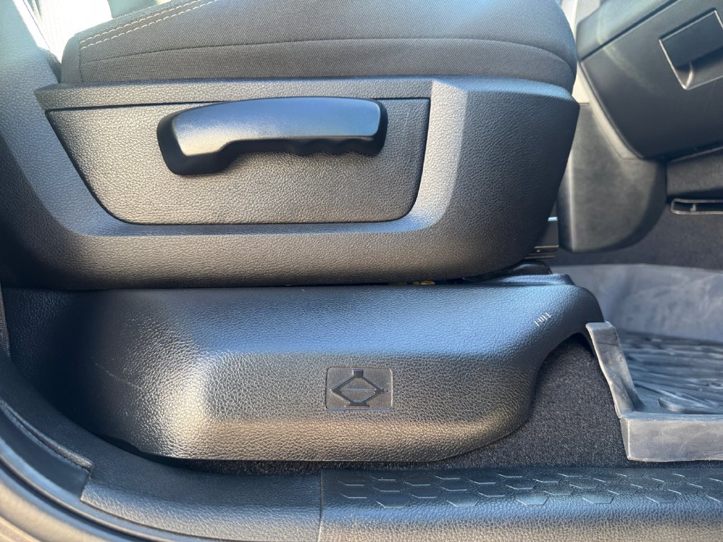 Used 2023 RAM 1500 Warlock AWD/4WD image 17