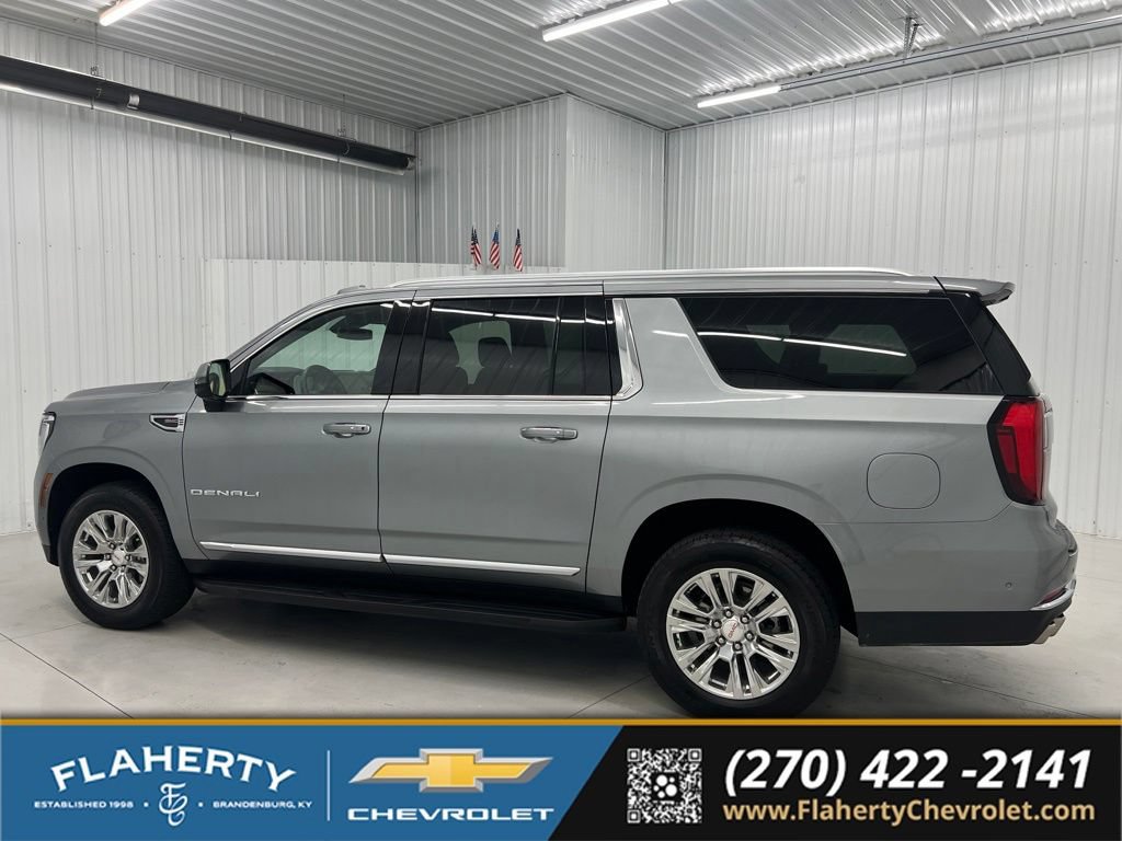 Used 2025 GMC Yukon XL Denali AWD/4WD image 5