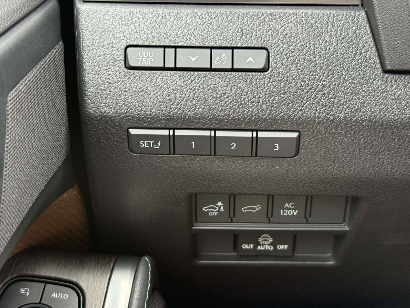 Used 2024 Lexus GX 550 w/ Accessory Package (Z1) AWD/4WD image 24