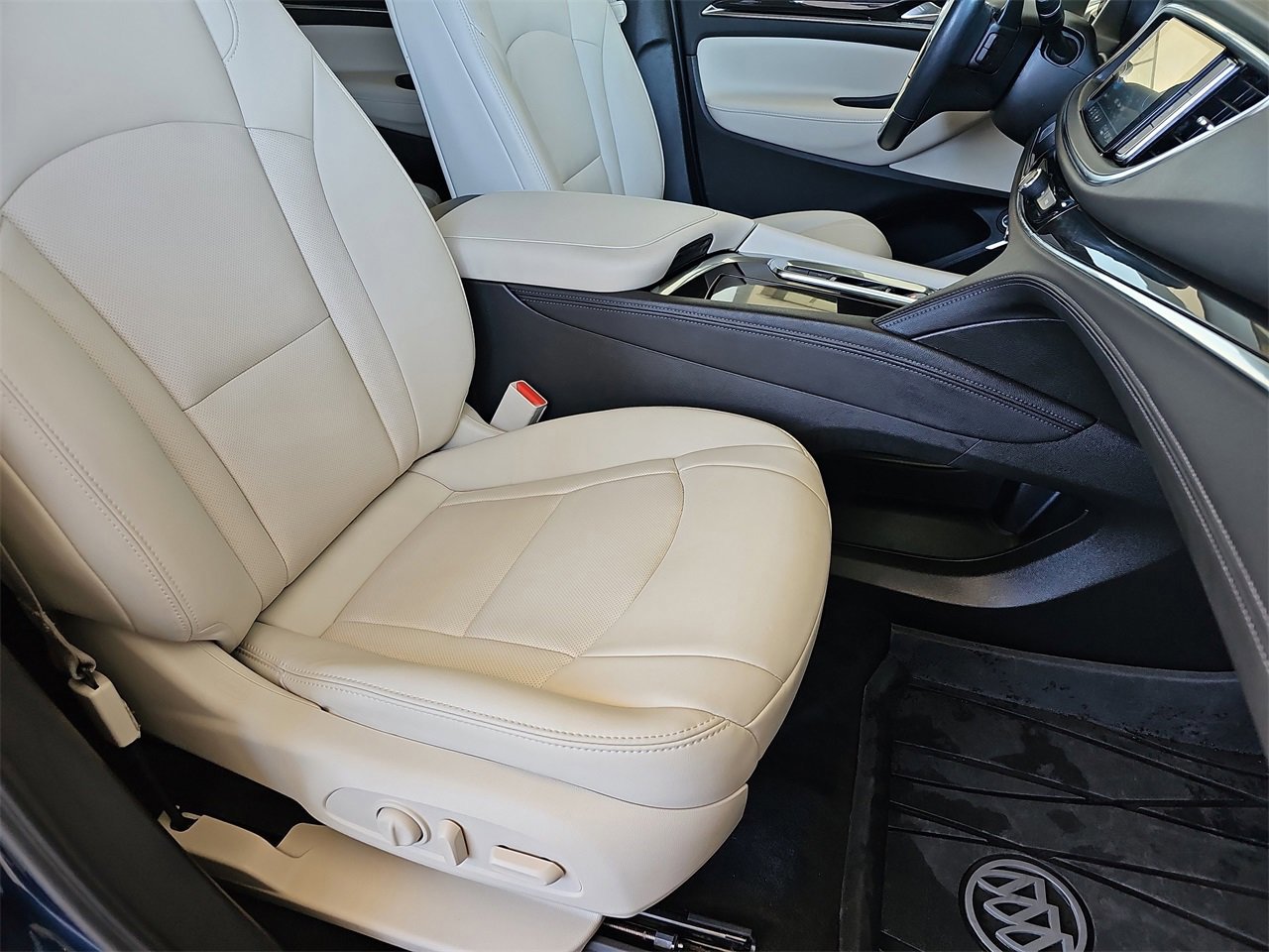 Certified 2023 Buick Enclave Essence image 10