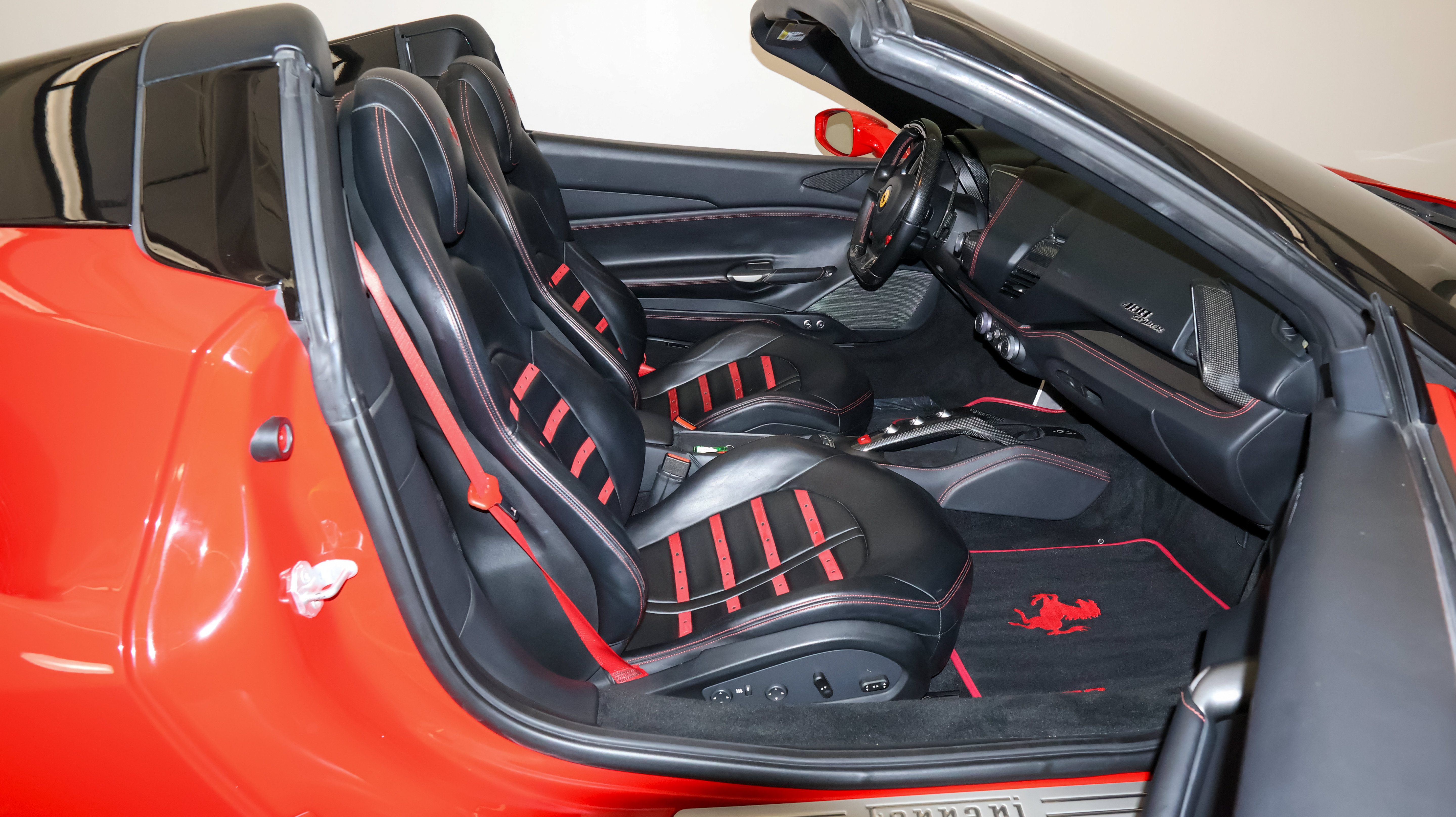 Used 2019 Ferrari 488 Spider RWD image 50