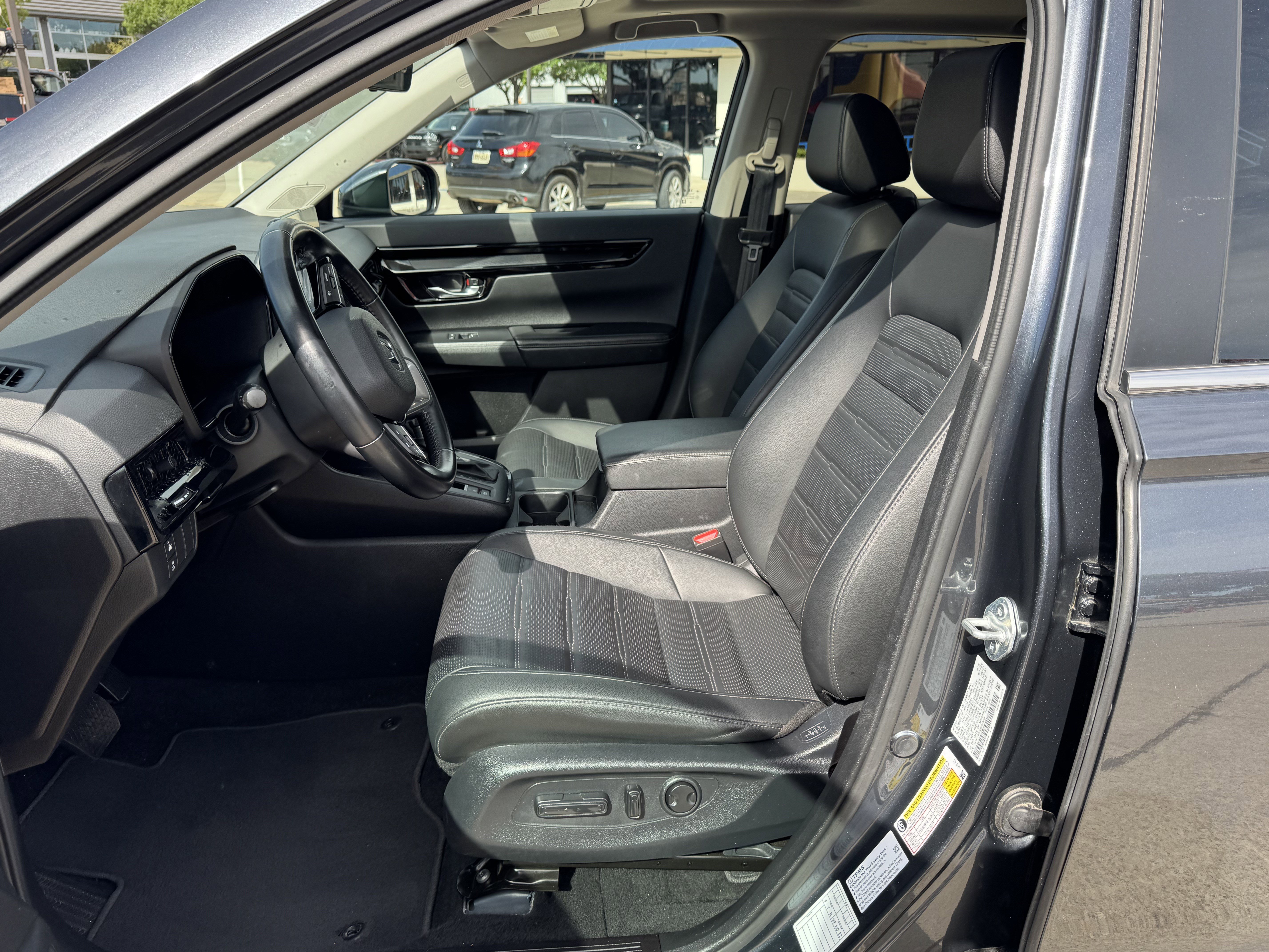 Used 2025 Honda CR-V EX-L image 17