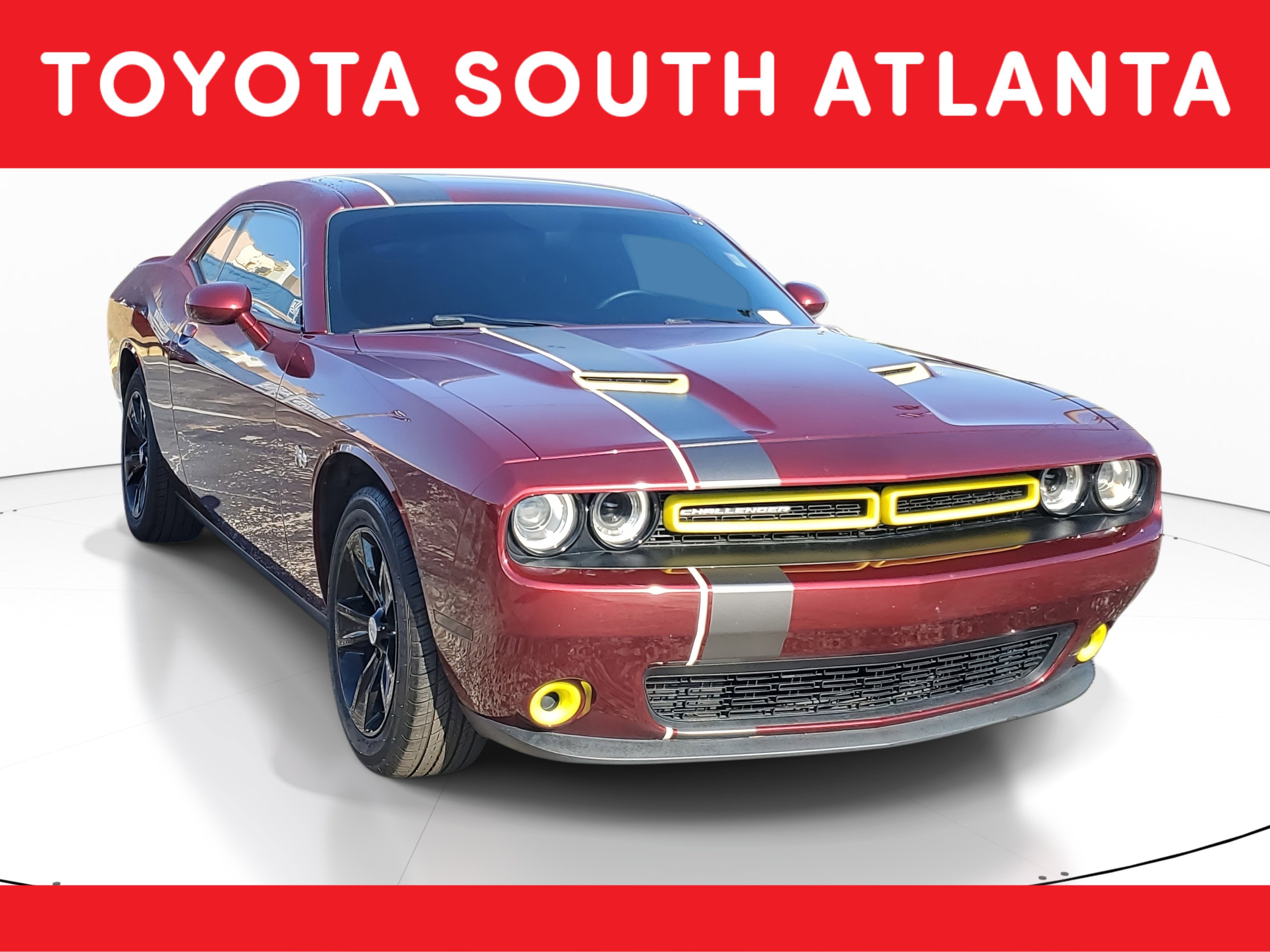 Used 2020 Dodge Challenger SXT image 1
