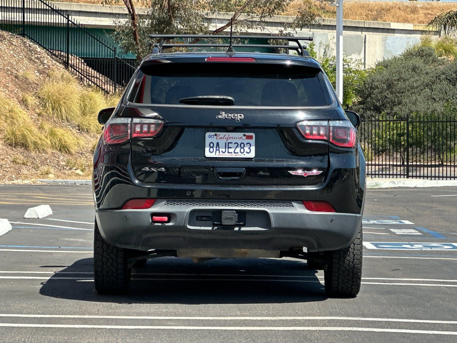 Used 2018 Jeep Compass Trailhawk w/ Leather Interior Group AWD/4WD image 4