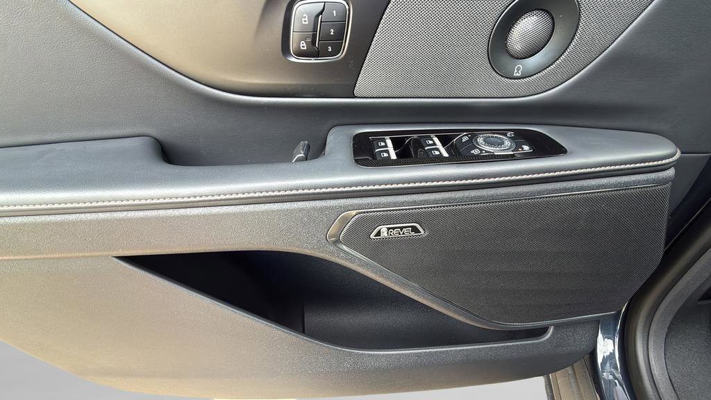 Used 2024 Lincoln Nautilus Reserve w/ Equipment Group 202A image 22