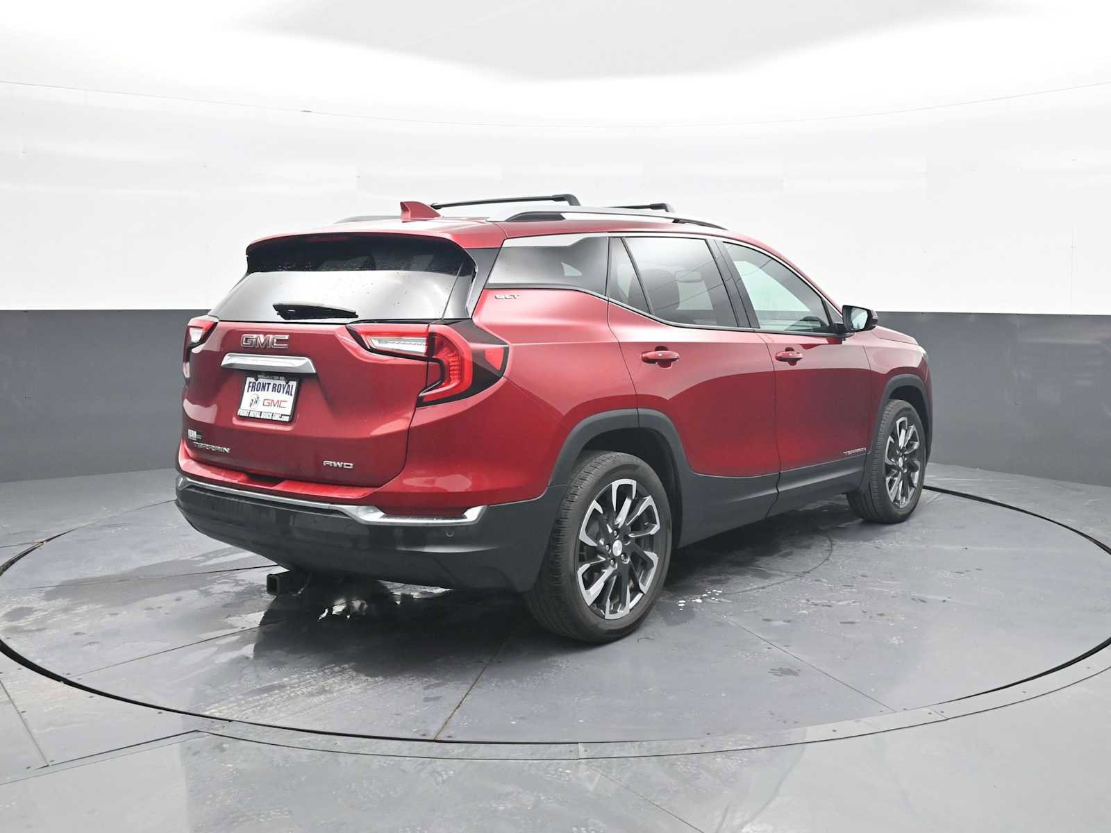 Used 2023 GMC Terrain SLT image 7