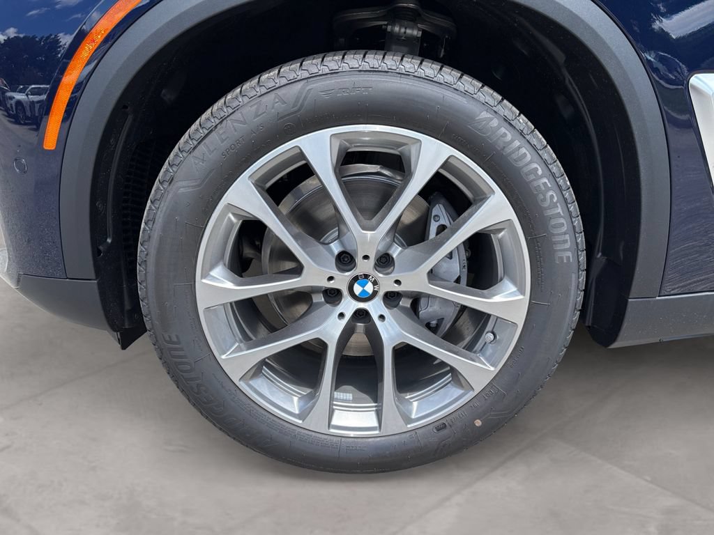 New 2026 BMW X5 xDrive40i w/ Climate Comfort Package AWD/4WD image 14
