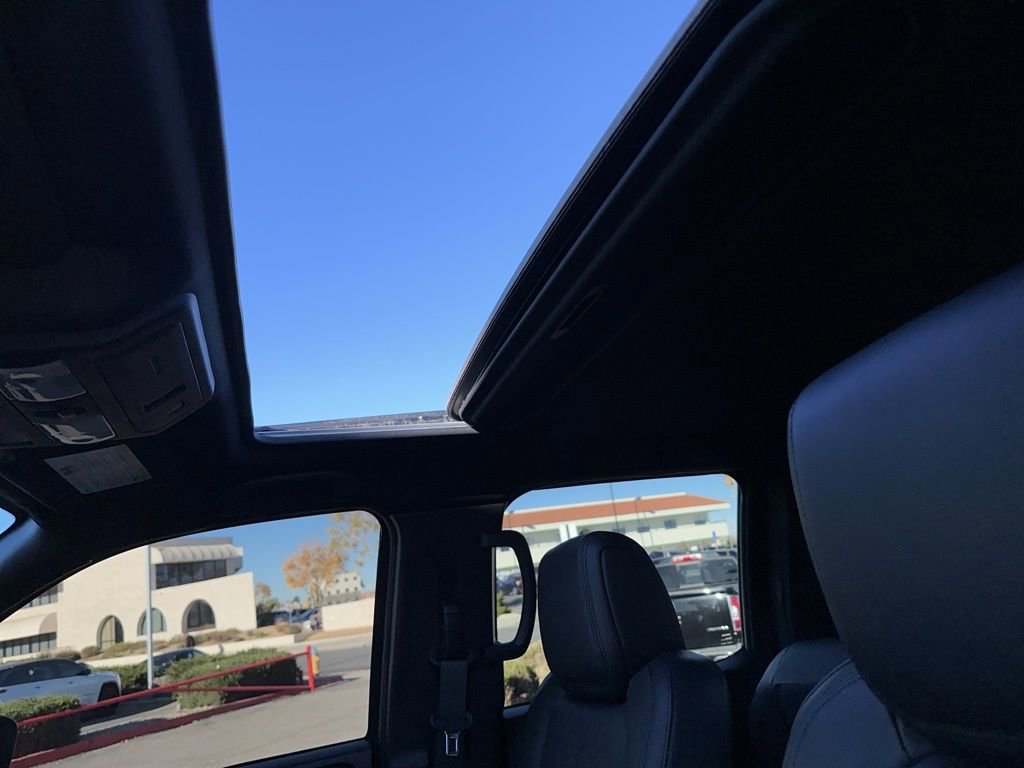 Used 2022 Nissan Frontier PRO-4X w/ Pro-4X Premium Package image 18