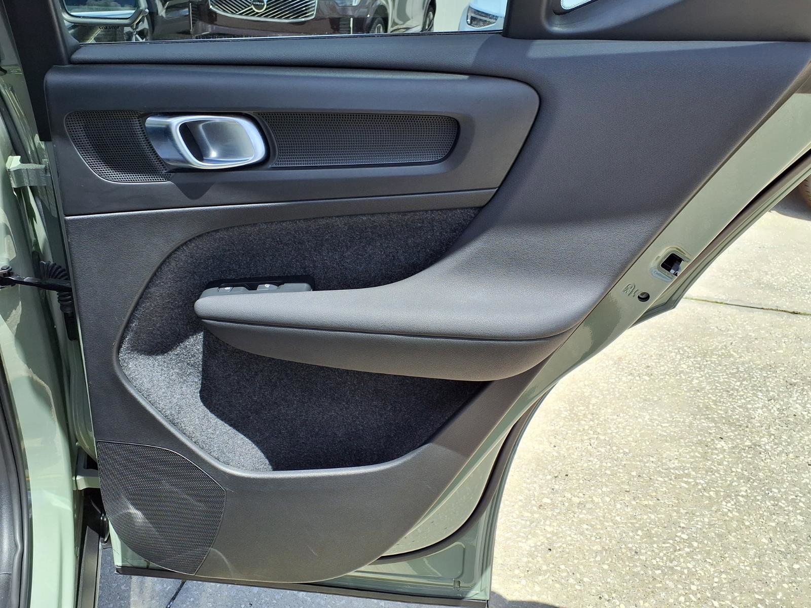 Certified 2025 Volvo XC40 B5 Core AWD/4WD image 14