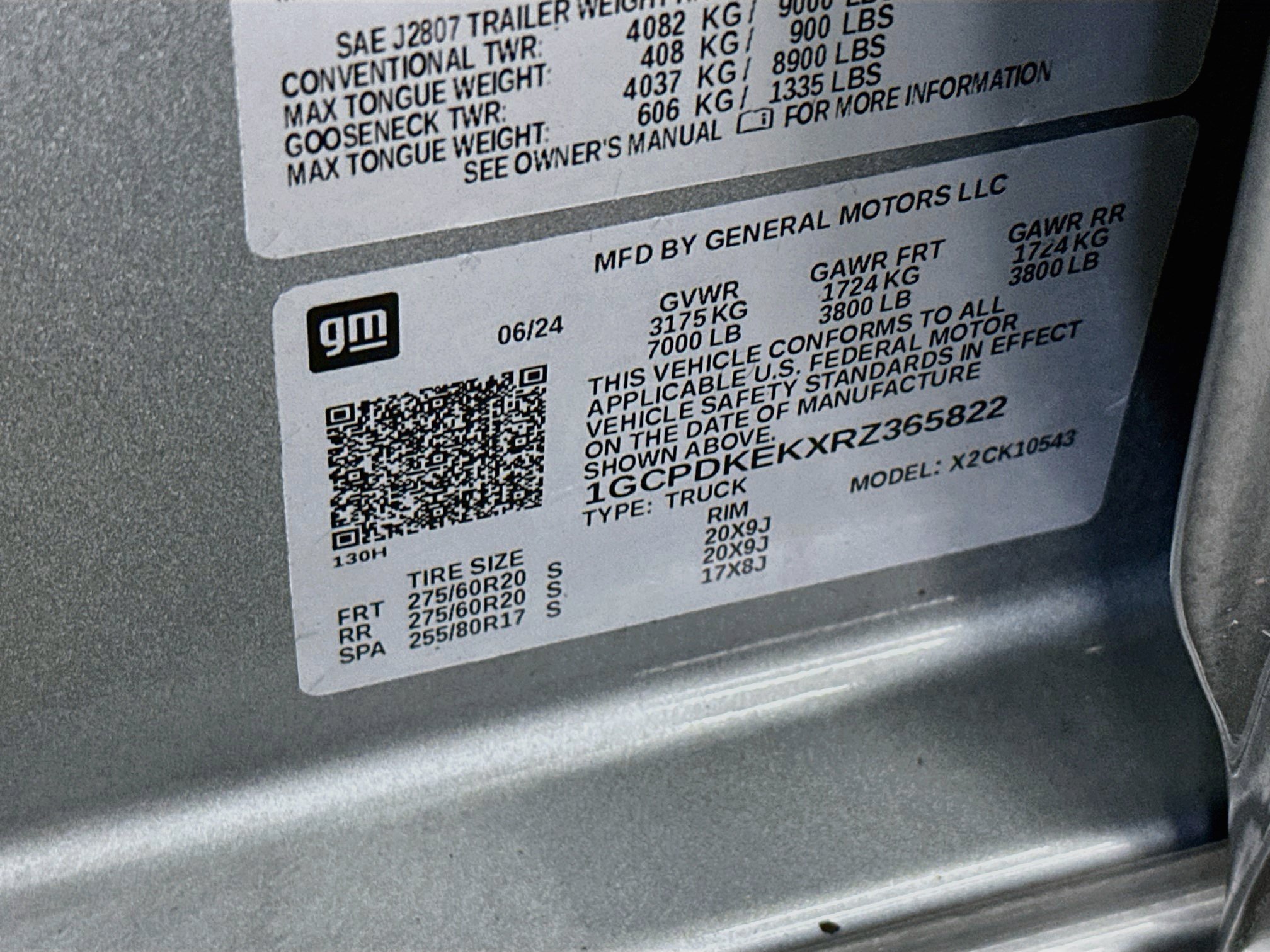 Used 2024 Chevrolet Silverado 1500 LT AWD/4WD image 12