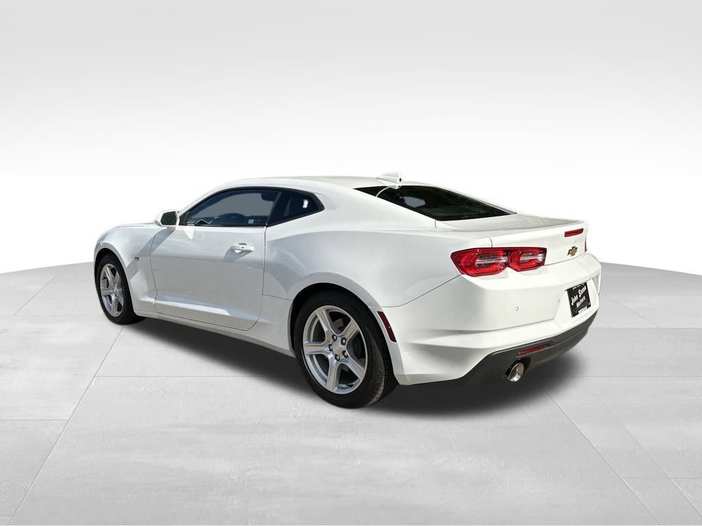 Used 2024 Chevrolet Camaro LT RWD image 3