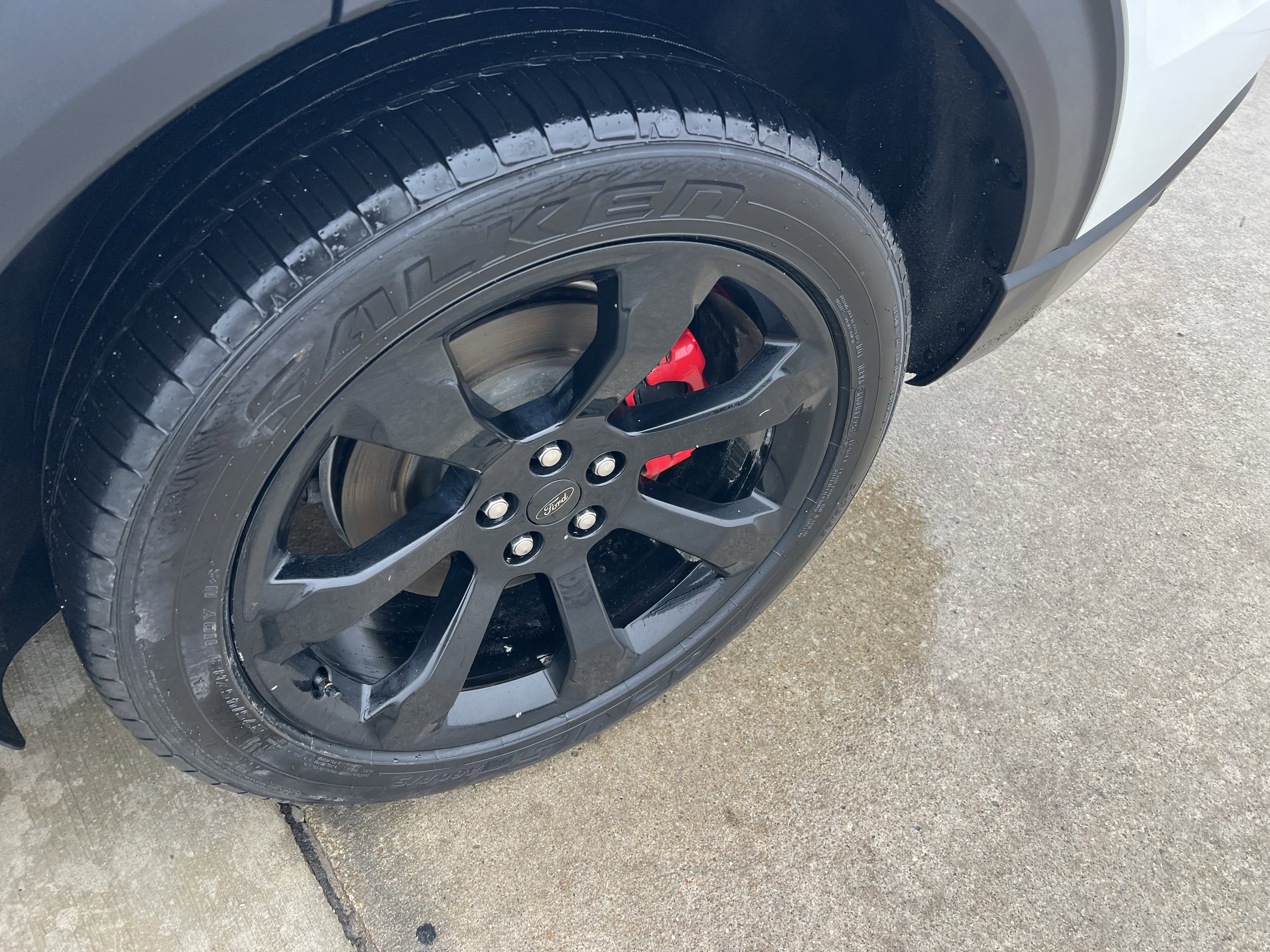 Used 2020 Ford Explorer ST w/ ST Street Pack image 4