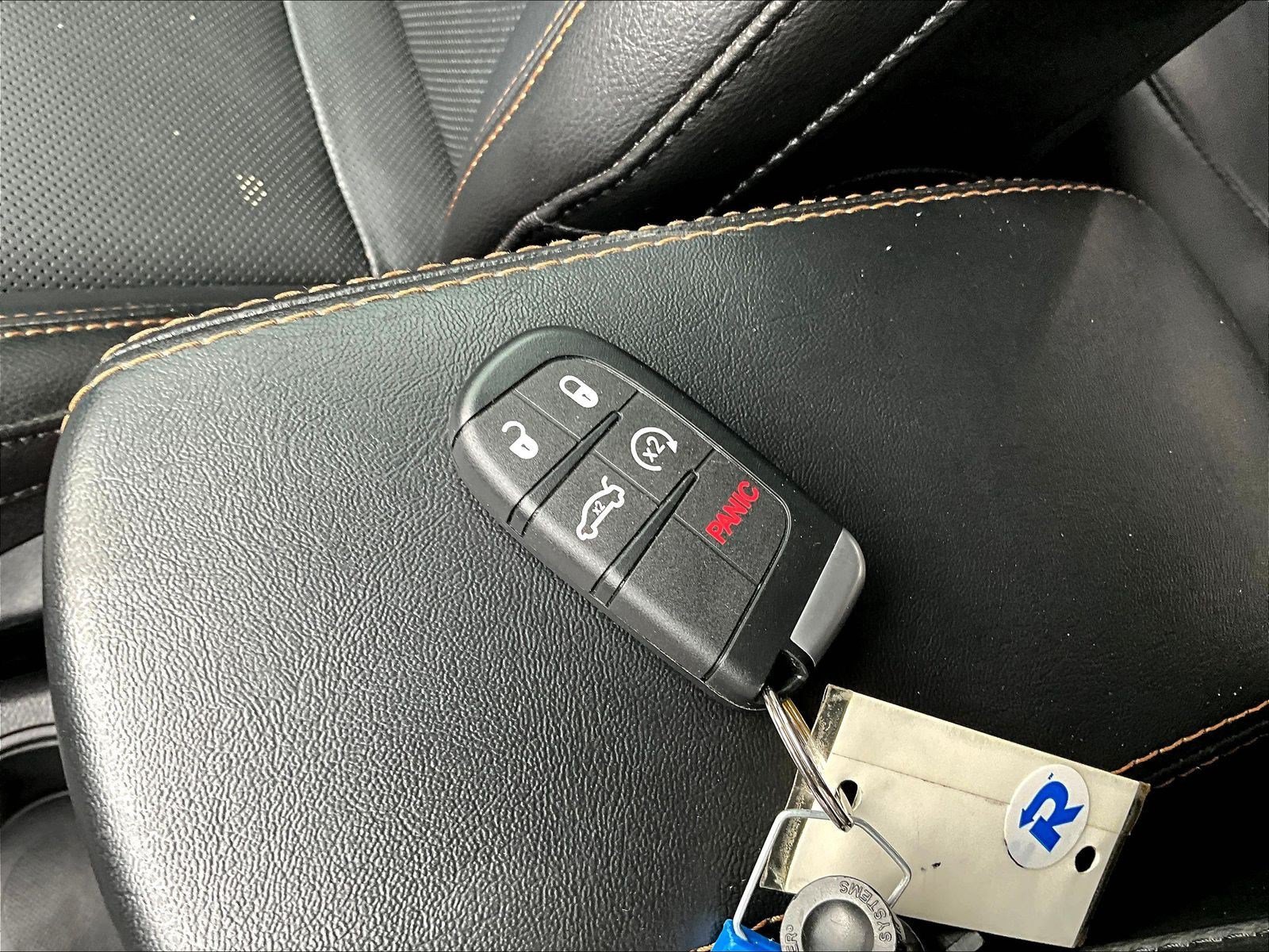 Used 2019 Jeep Compass Limited AWD/4WD image 35