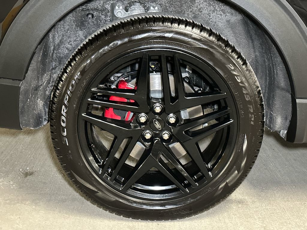 Used 2025 Ford Explorer ST-Line w/ Premium Package image 9