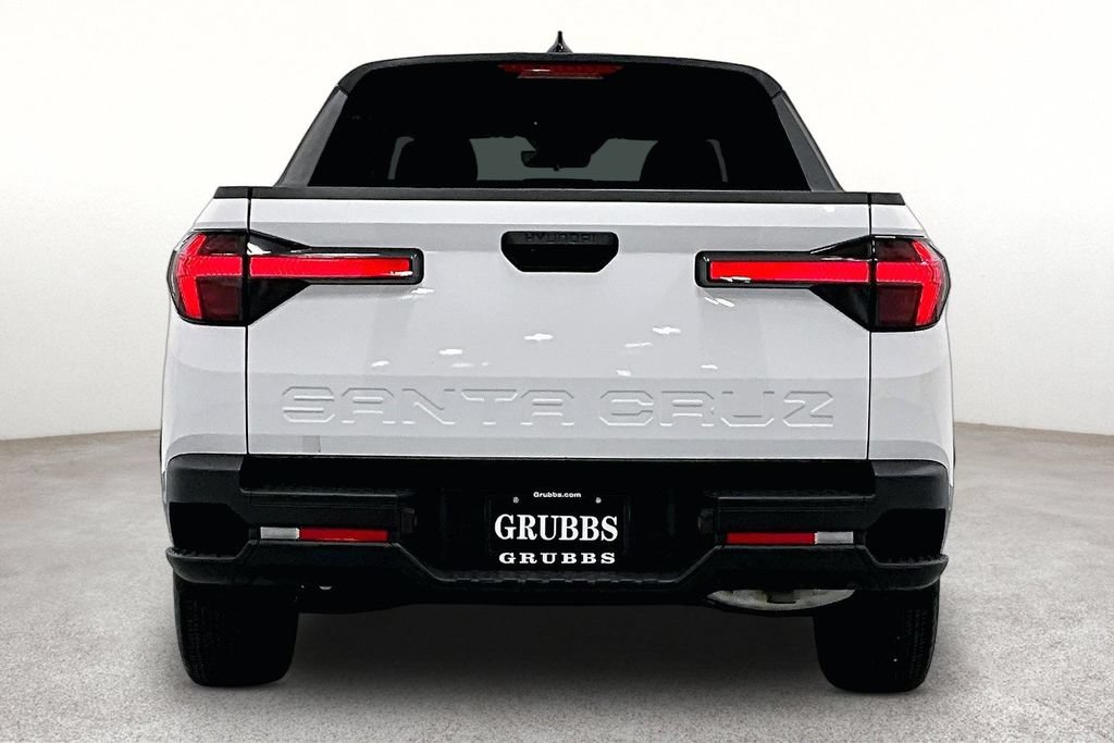 Used 2025 Hyundai Santa Cruz SE FWD image 5