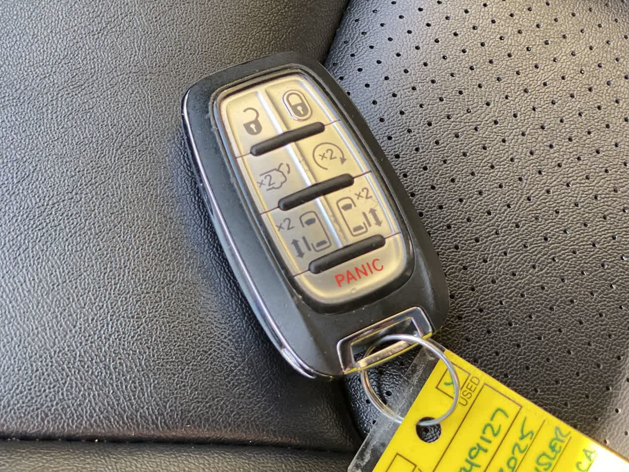 Used 2025 Chrysler Pacifica Select FWD image 27