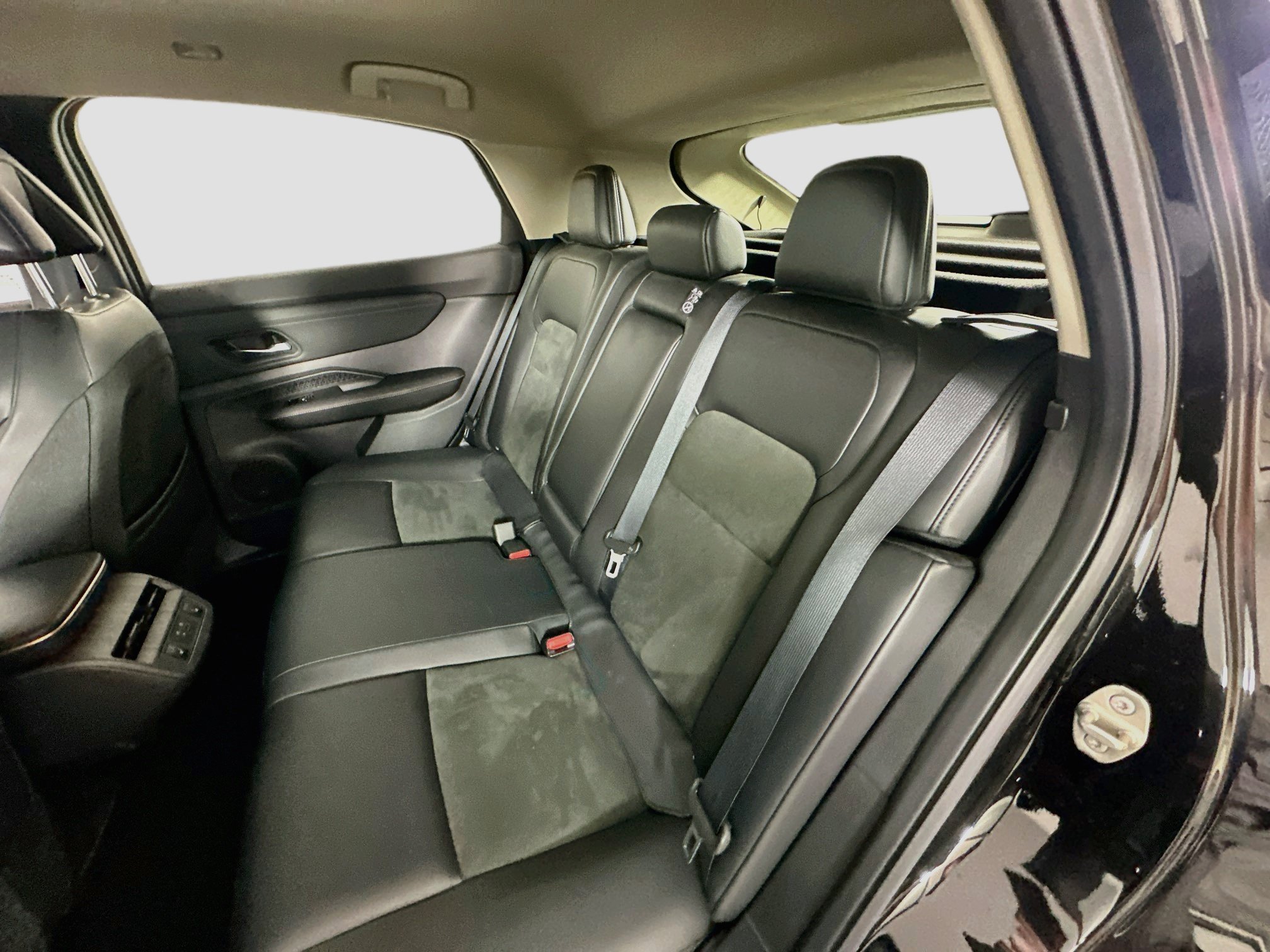 Used 2023 Nissan Ariya FWD image 28