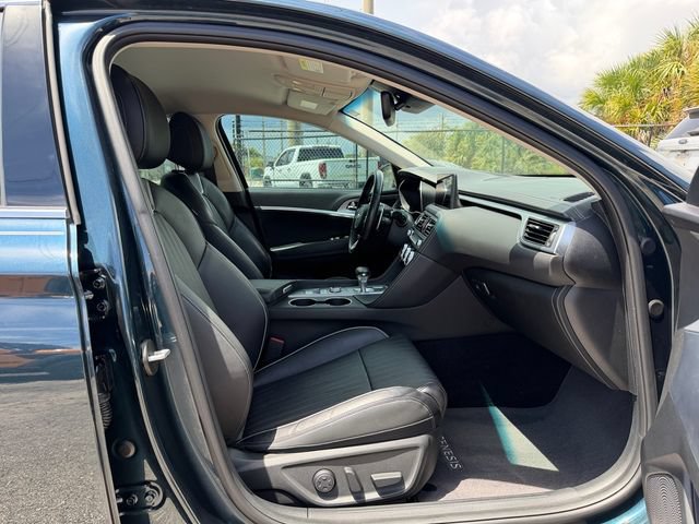 Used 2022 Genesis G70 3.3T RWD image 16
