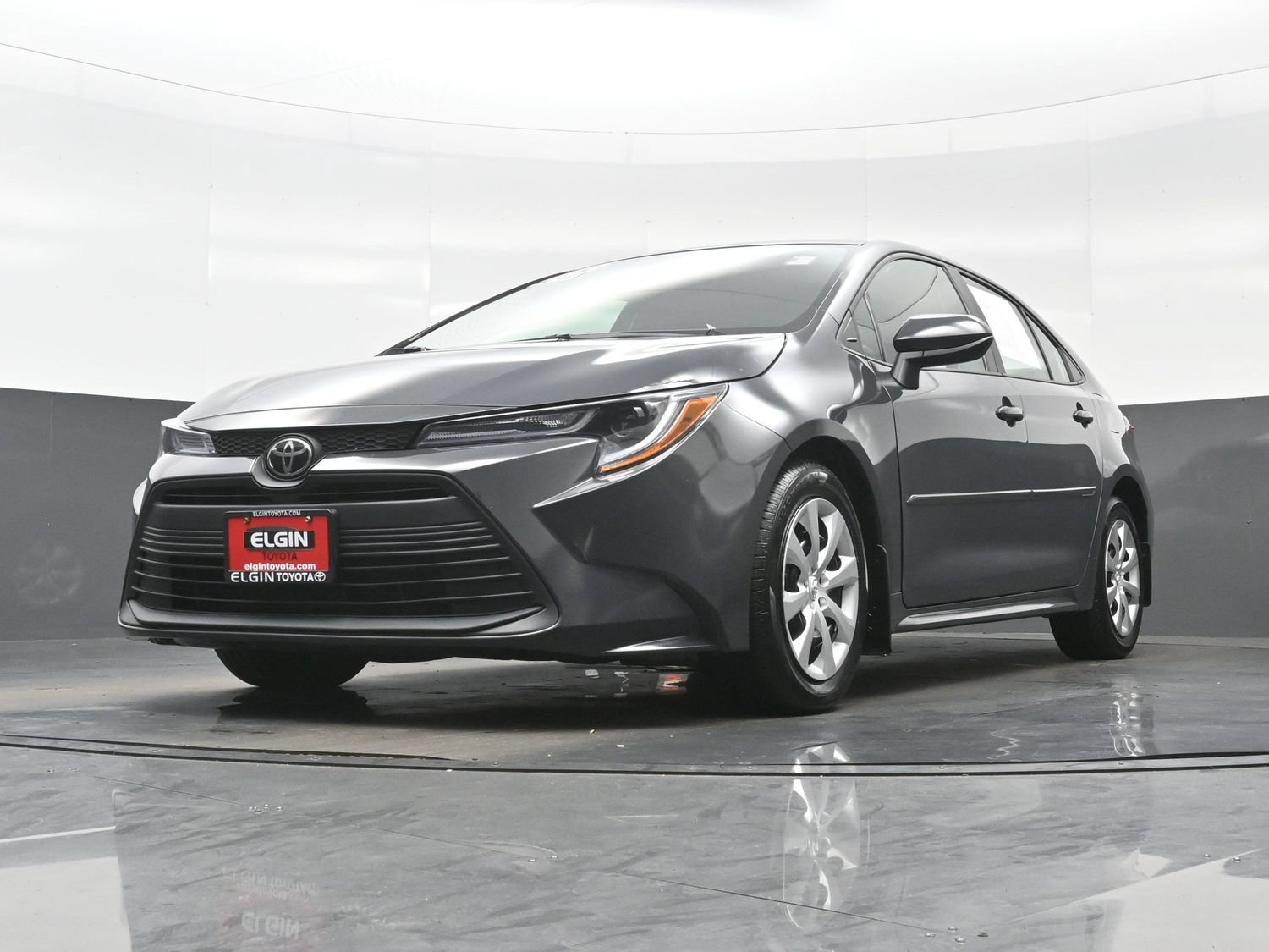 Used 2025 Toyota Corolla LE FWD image 26