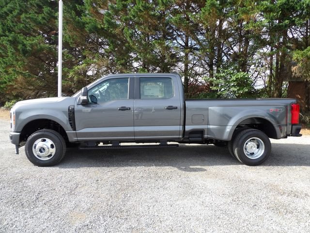 New 2026 Ford F350 XL w/ STX Appearance Package AWD/4WD image 2