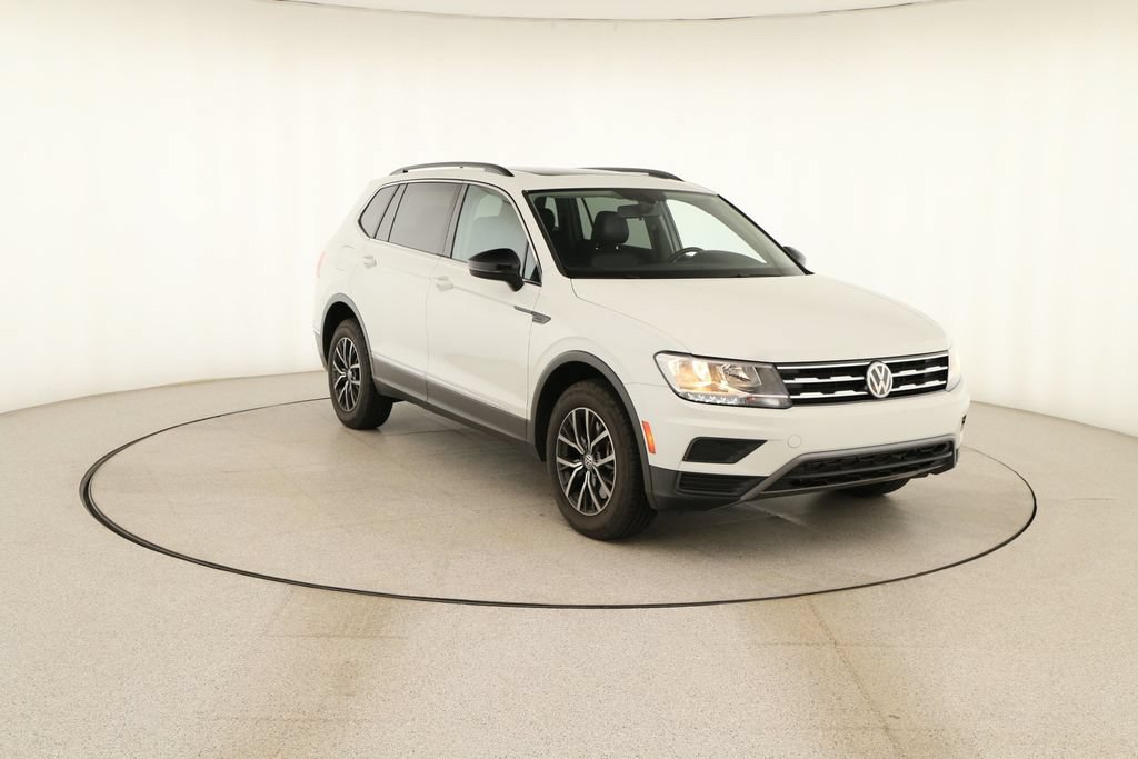 Used 2018 Volkswagen Tiguan SE w/ Panoramic Sunroof Package AWD/4WD image 10