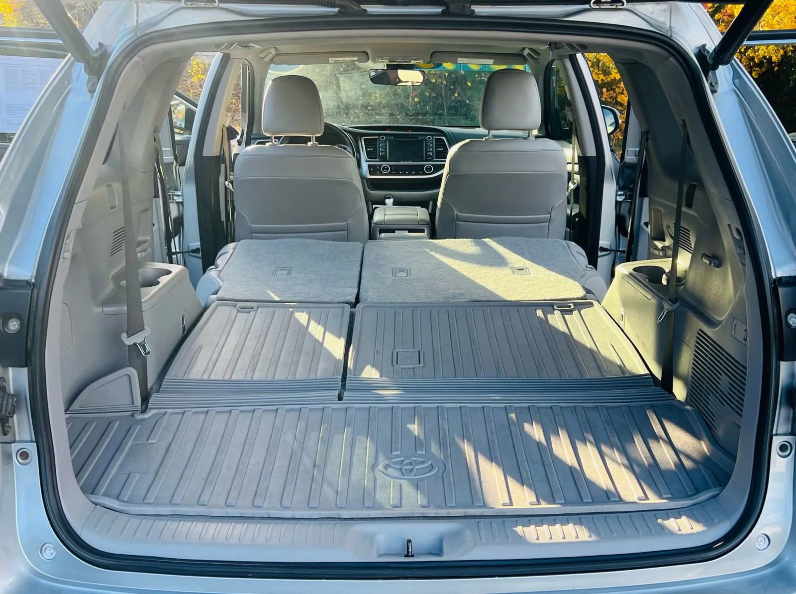 Used 2018 Toyota Highlander XLE image 26