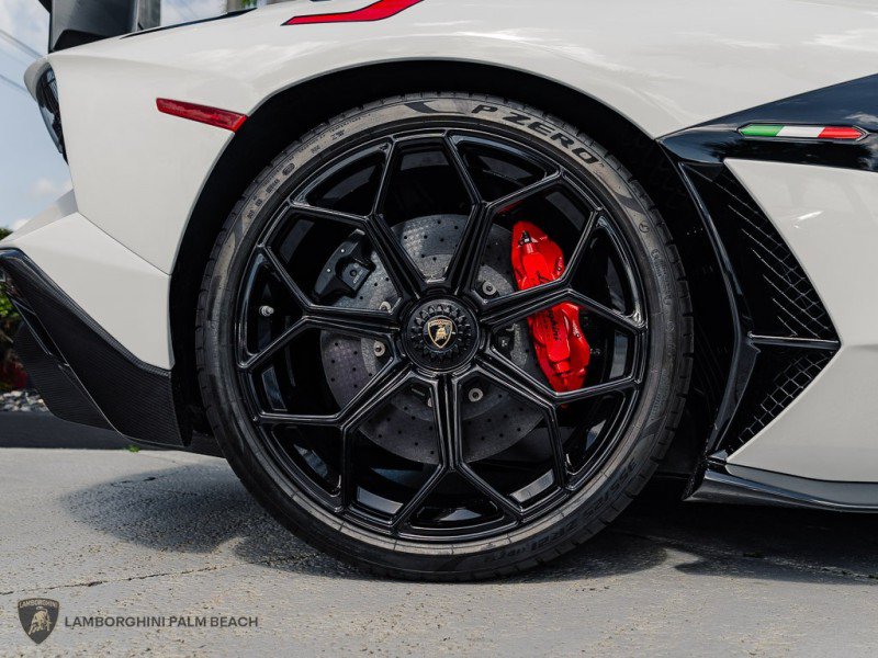 Used 2021 Lamborghini Aventador SVJ AWD/4WD image 46