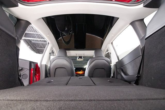 Used 2024 Tesla Model Y Long Range image 23