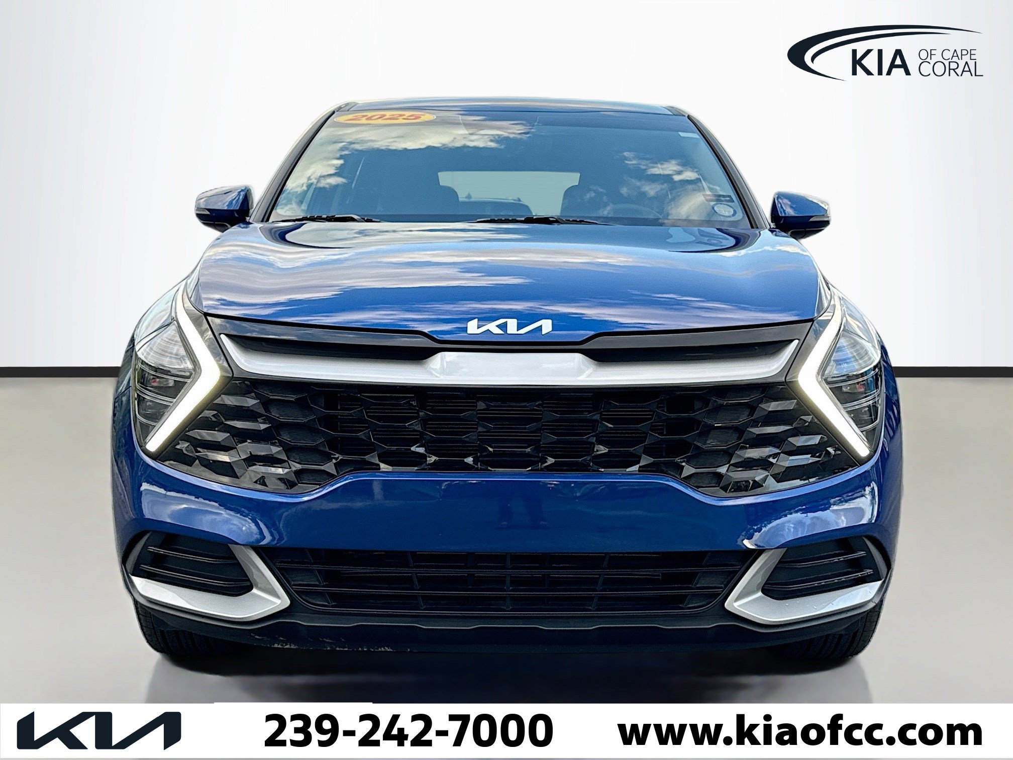 Used 2025 Kia Sportage EX image 8