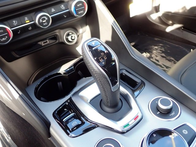 New 2025 Alfa Romeo Giulia Sprint w/ Driving Assist Package image 17