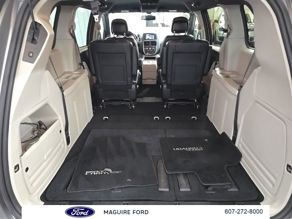 Used 2017 Dodge Grand Caravan SXT image 14