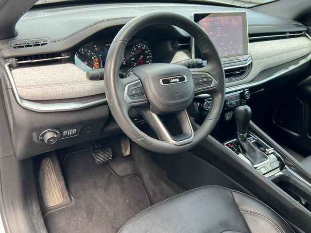 Used 2023 Jeep Compass Latitude w/ Sun and Sound Group AWD/4WD image 19