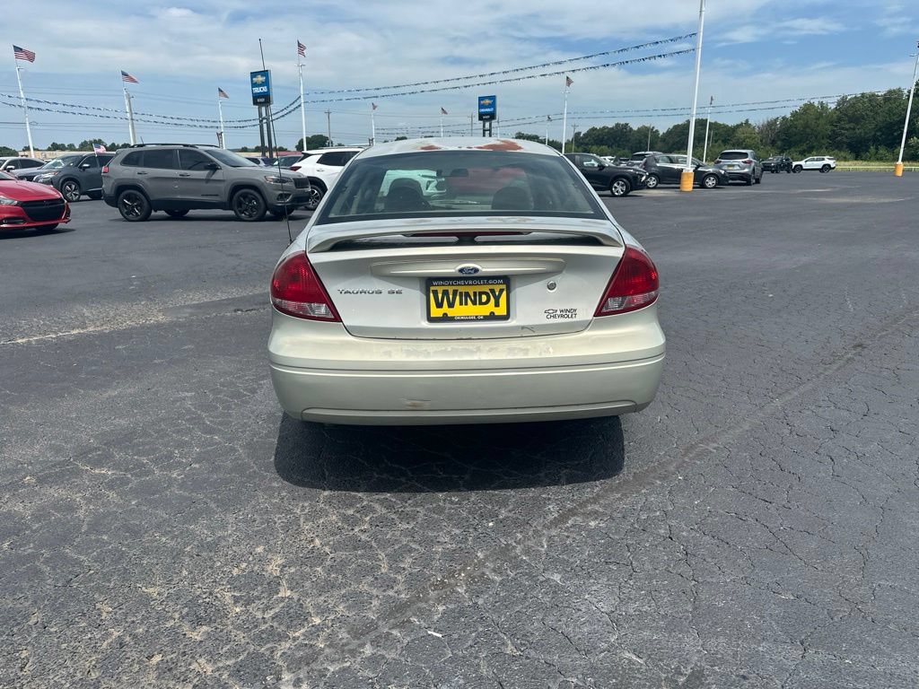 Used 2006 Ford Taurus SE FWD image 6